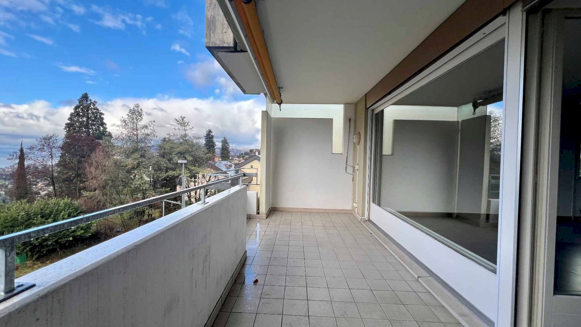 Bel appartement de 94 m2 pondéré avec grand balcon sur la commune de Montreux.