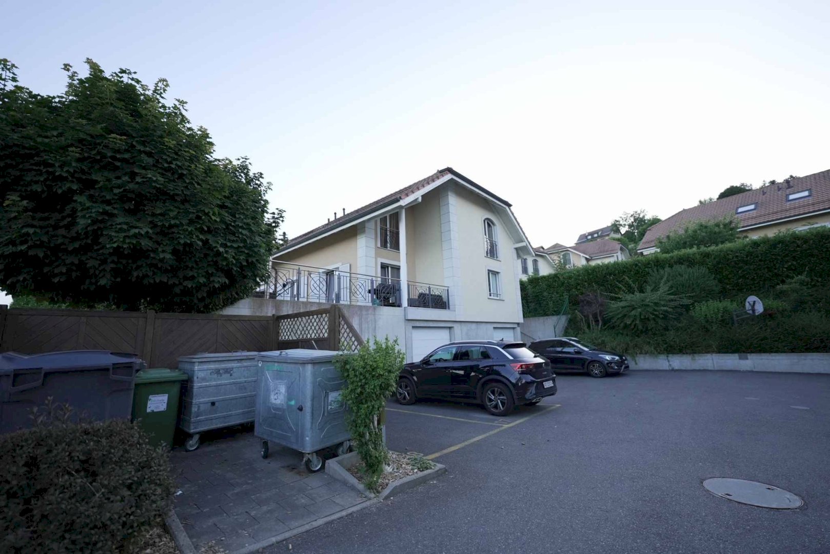 Superbe villa mitoyenne de 5½ pièces avec terrasse, jardin, garage et place de parc