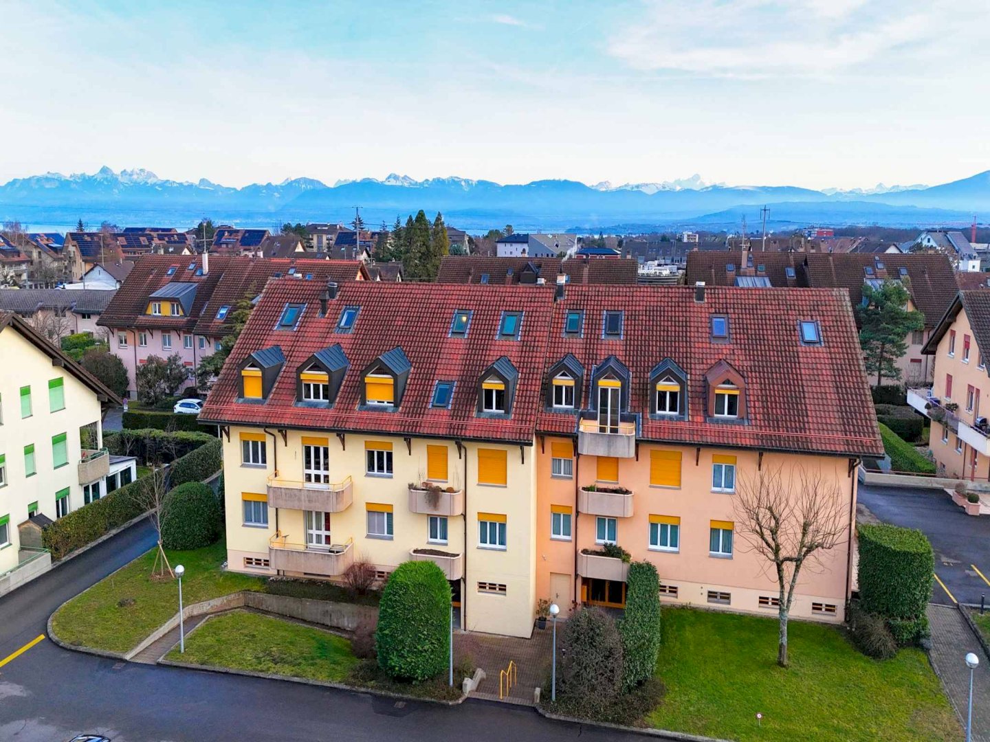 À Gland – Duplex lumineux avec cachet, au calme absolu
