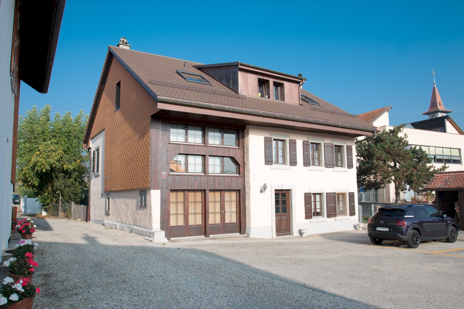 Studio au rez-de-chaussée d&rsquo;un petit immeuble