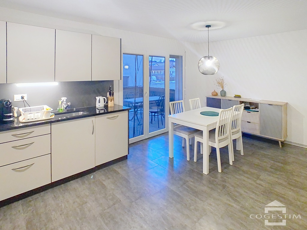 Appartement moderne de 3.5 pcs au 1er avec grand balcon