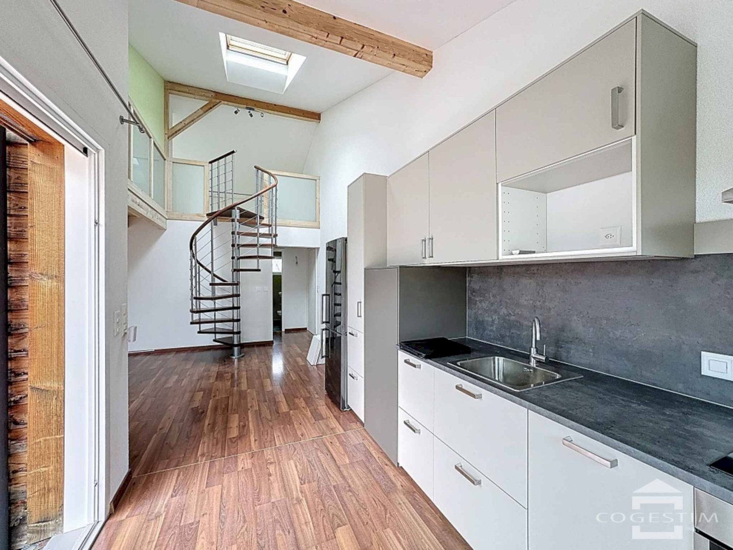 Logement duplex de 2.5 pièces dans maison individuelle à 5 min du lac