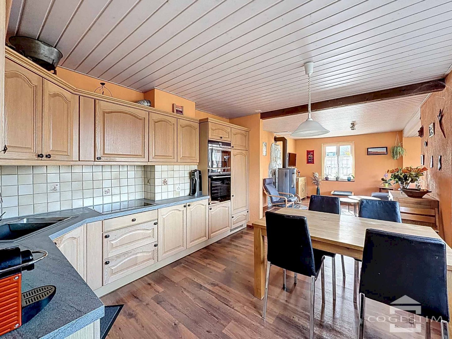 Maison individuelle avec jardin et dépendances