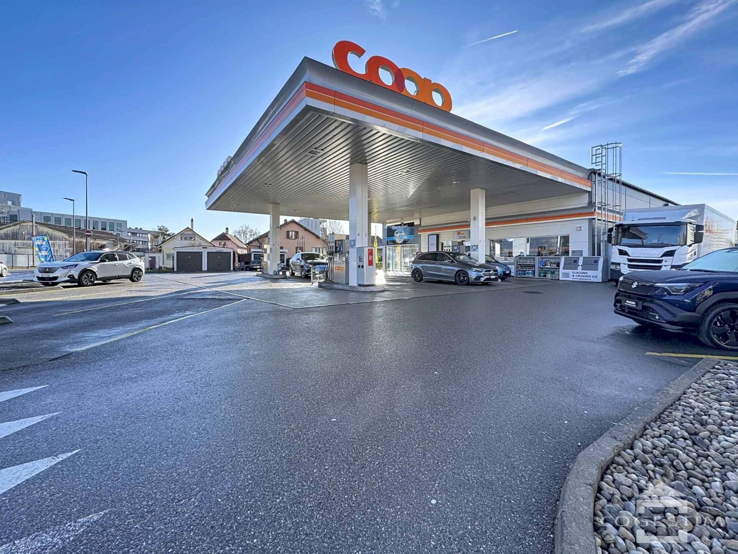 Atelier mécanique, station de lavage, station service et shop