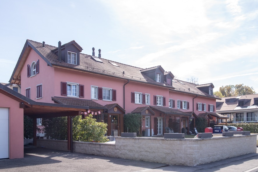 A louer jolie villa contiguë