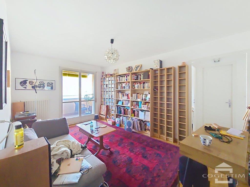 Appartement de 2 pièces au 4ème étage, centré et proche des commodités