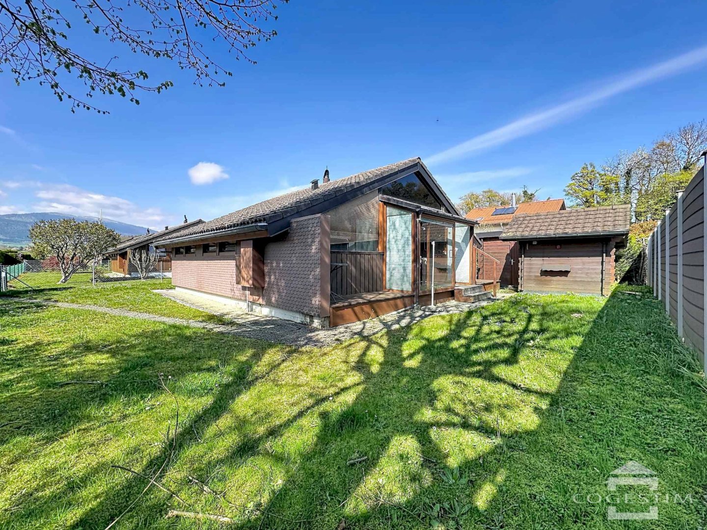 Charmant chalet avec ensoleillement optimal et cadre paisible