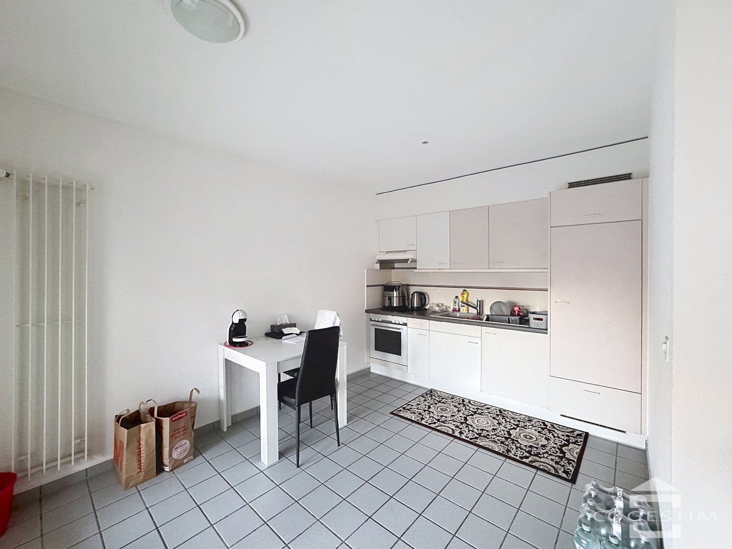 Joli studio situé au 2ème étage