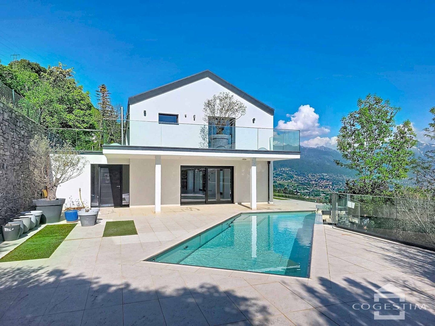 Villa contemporaine avec piscine    Vue panoramique époustouflante