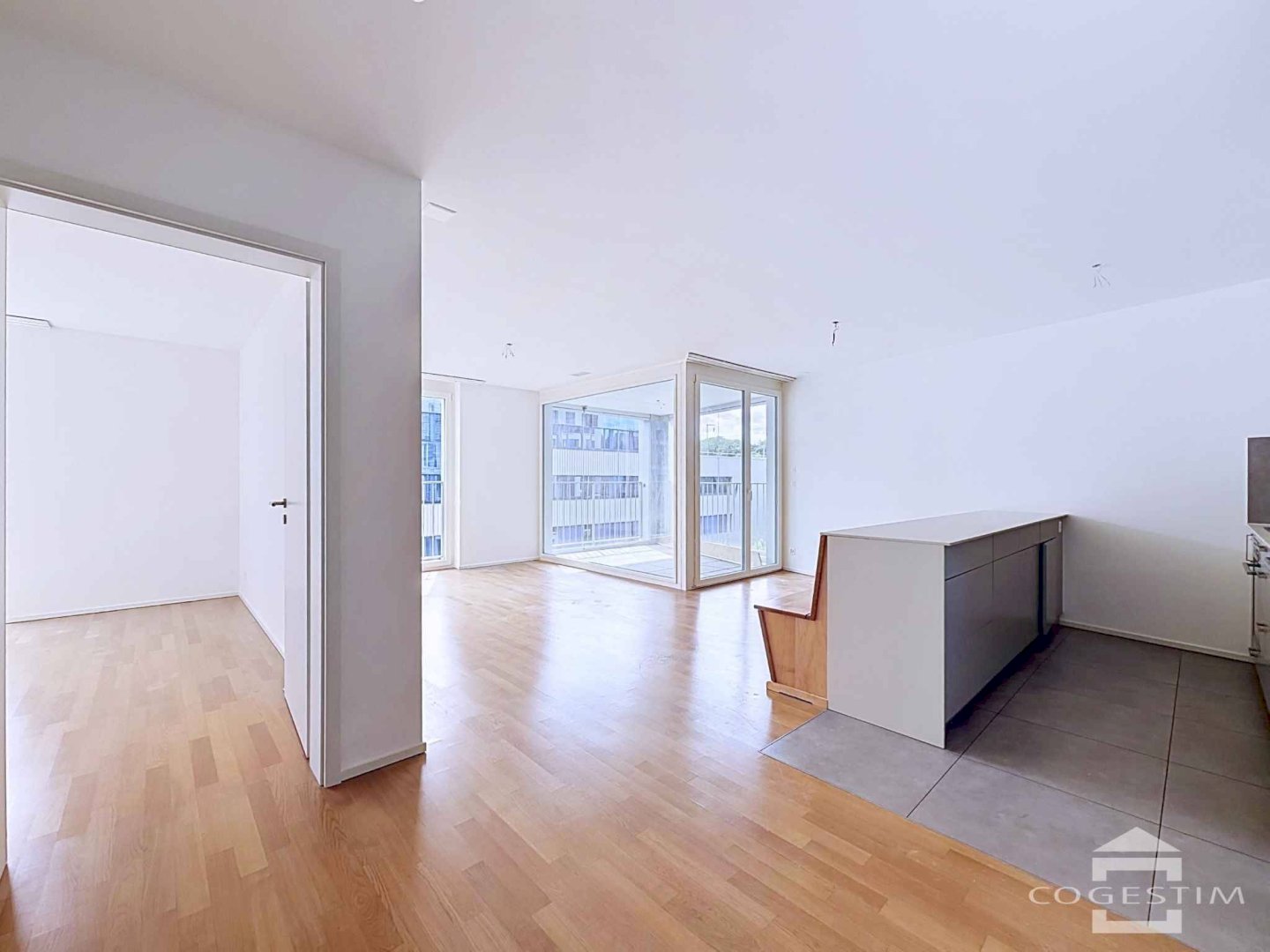 Disponible de suite 
appartement moderne de 3,5 pièces 
à deux pas du Léman