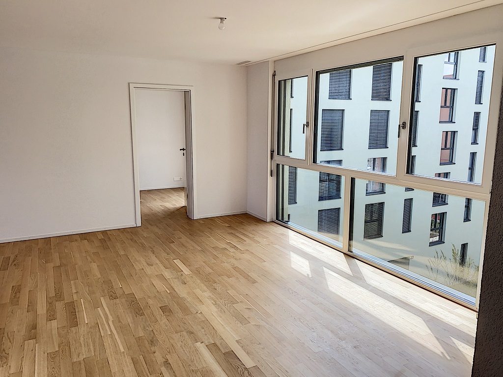 Appartement 4.5 pièces au 3ème Etage / Wohnung 4.5 Zimmer am 3. Stockwerk