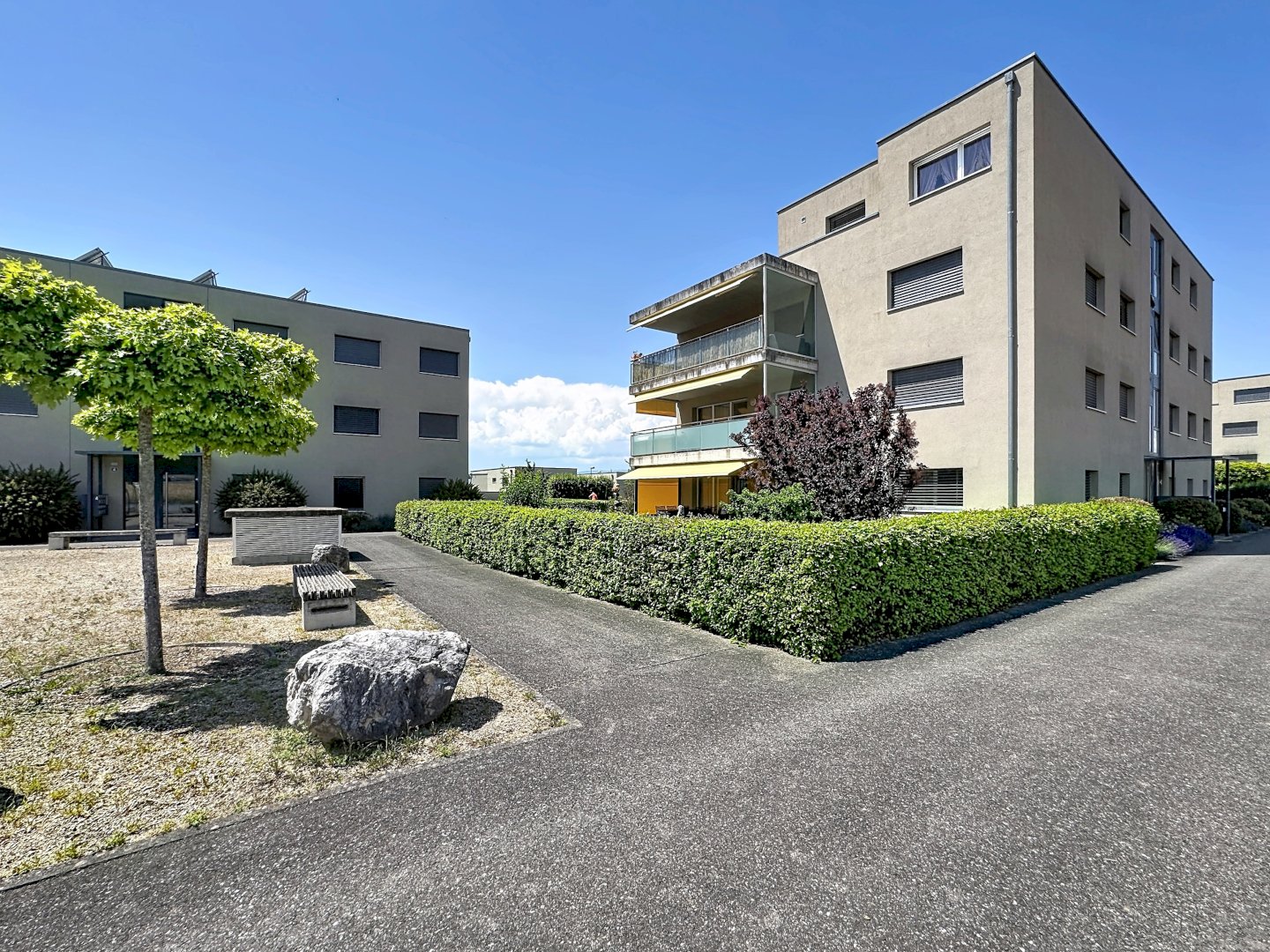 Spacieux appartement de 5,5 pièces avec grand balcon et vue dégagée