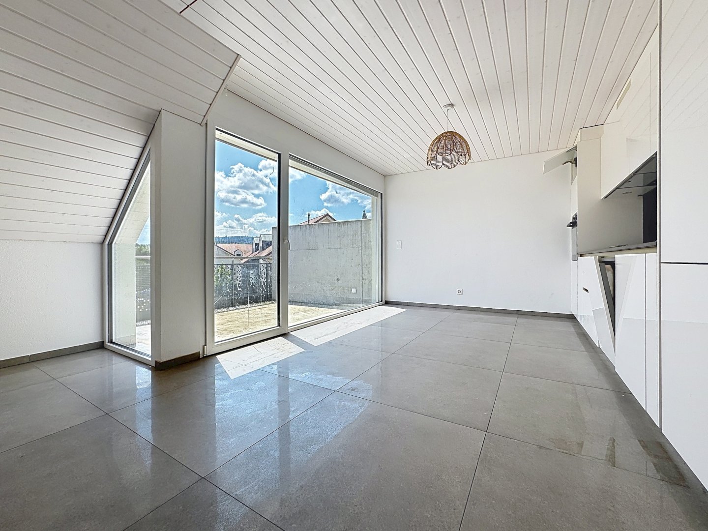 Bel appartement de 3.5 pces au 2ème étage avec balcon