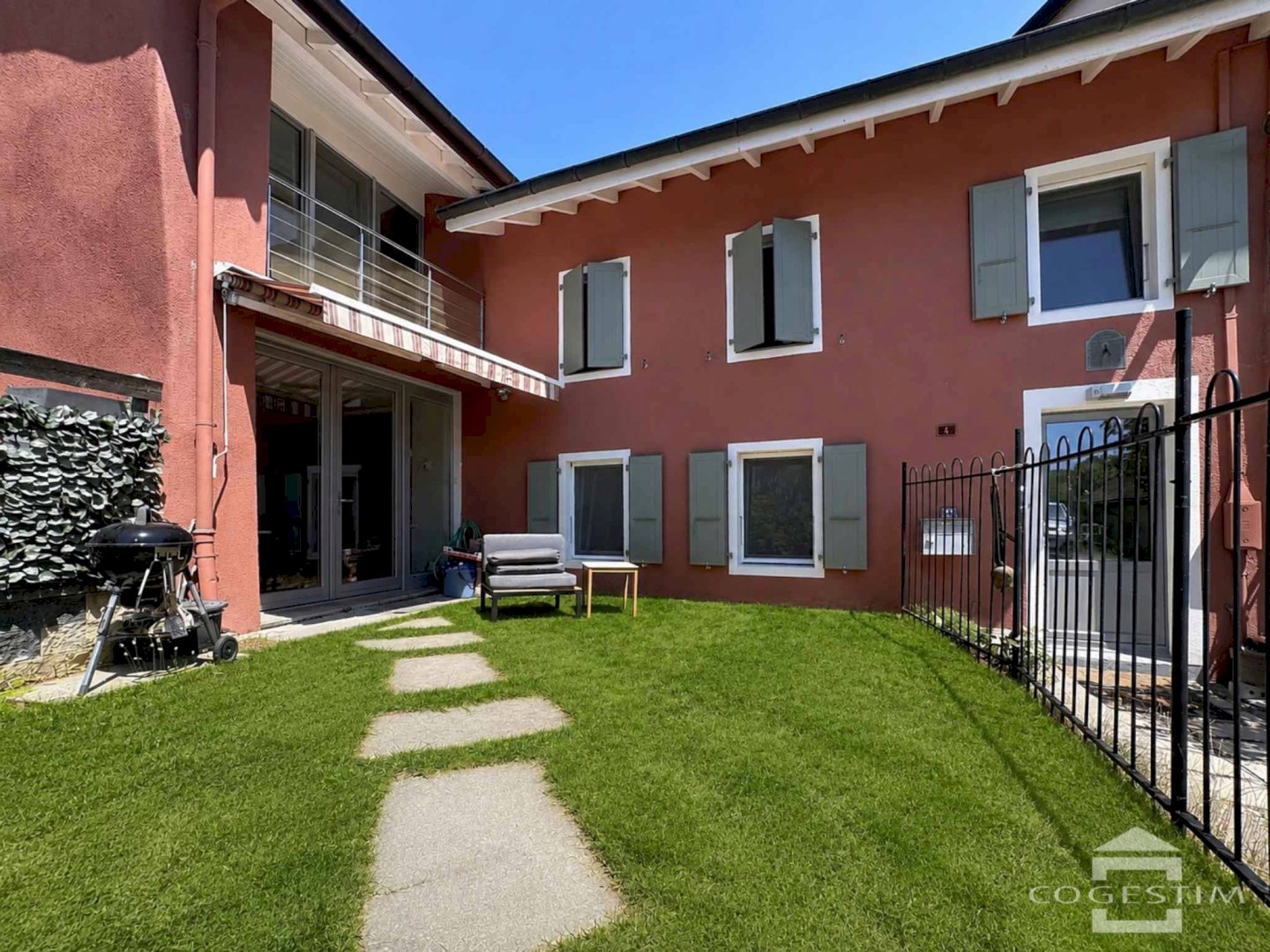 Maison mitoyenne de 7.5 pièces avec jardin et jardin d&rsquo;hiver