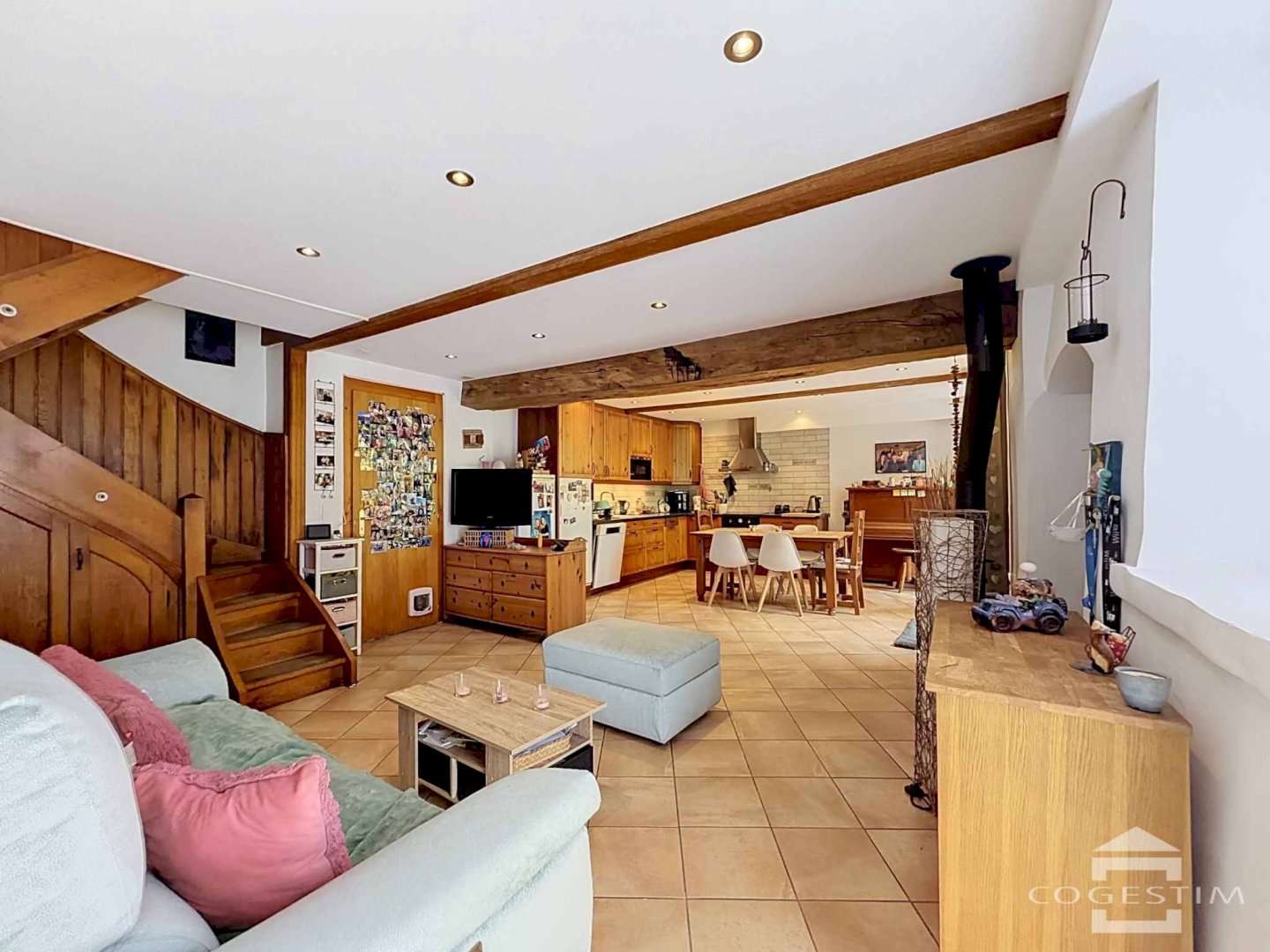 Charmante maison familiale avec grange et dépendance privée