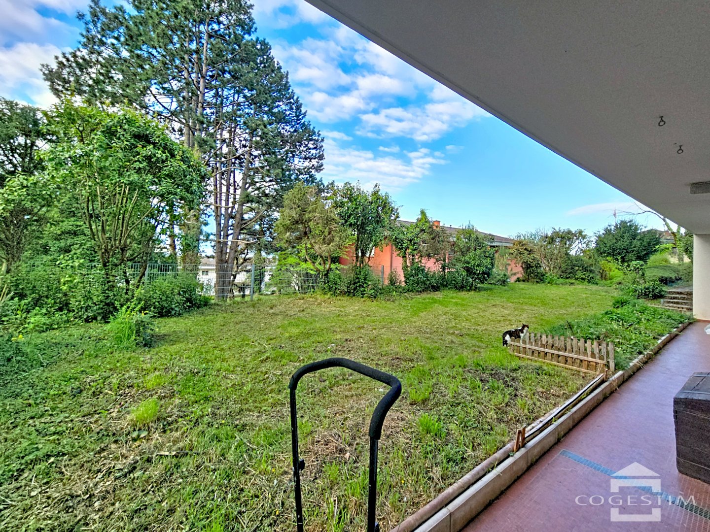 ENTIEREMENT RENOVE – Charmant logement dans petit immeuble