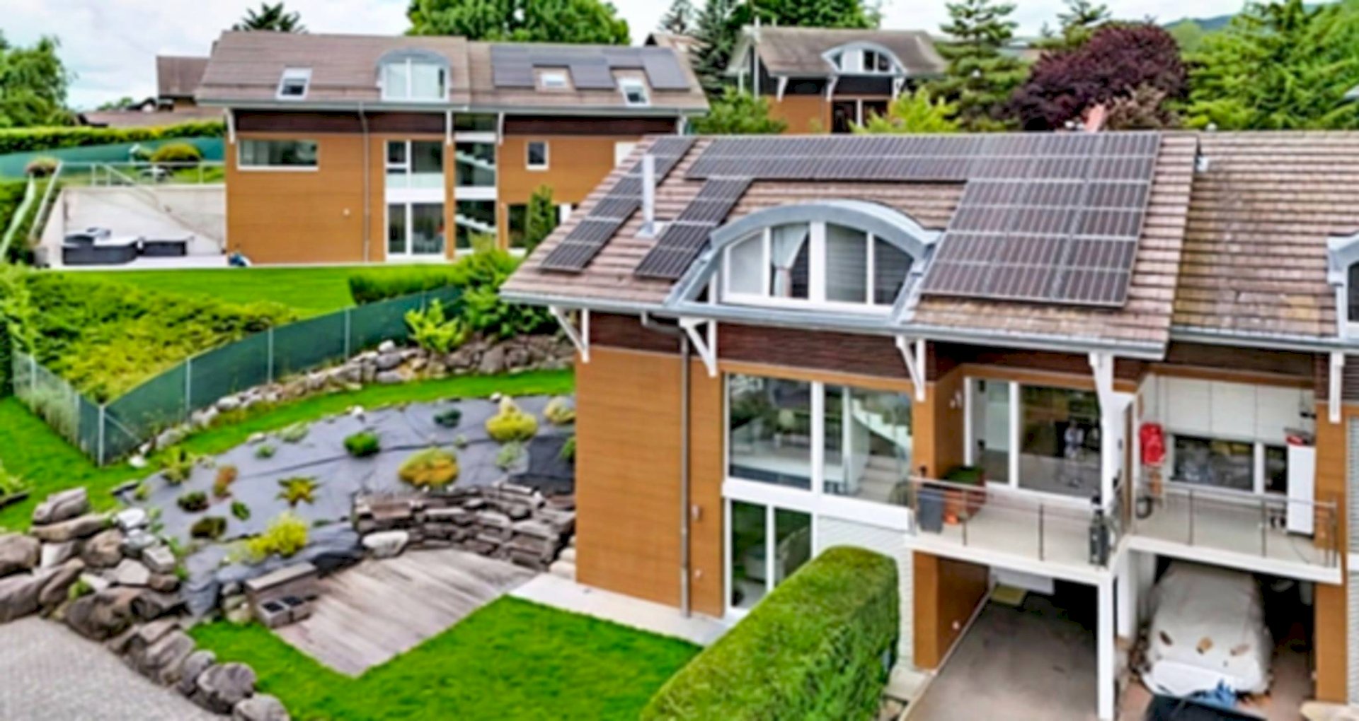 Villa mitoyenne avec jardin dans un environnement paisible et verdoyant