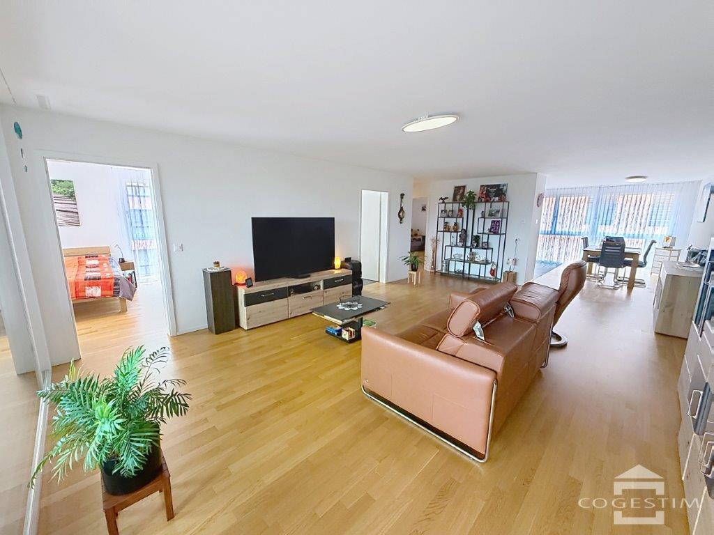 Appartement 3.5 pièces au 4ème étage / Wohnung 3.5 Zimmer am 4. Stockwerk