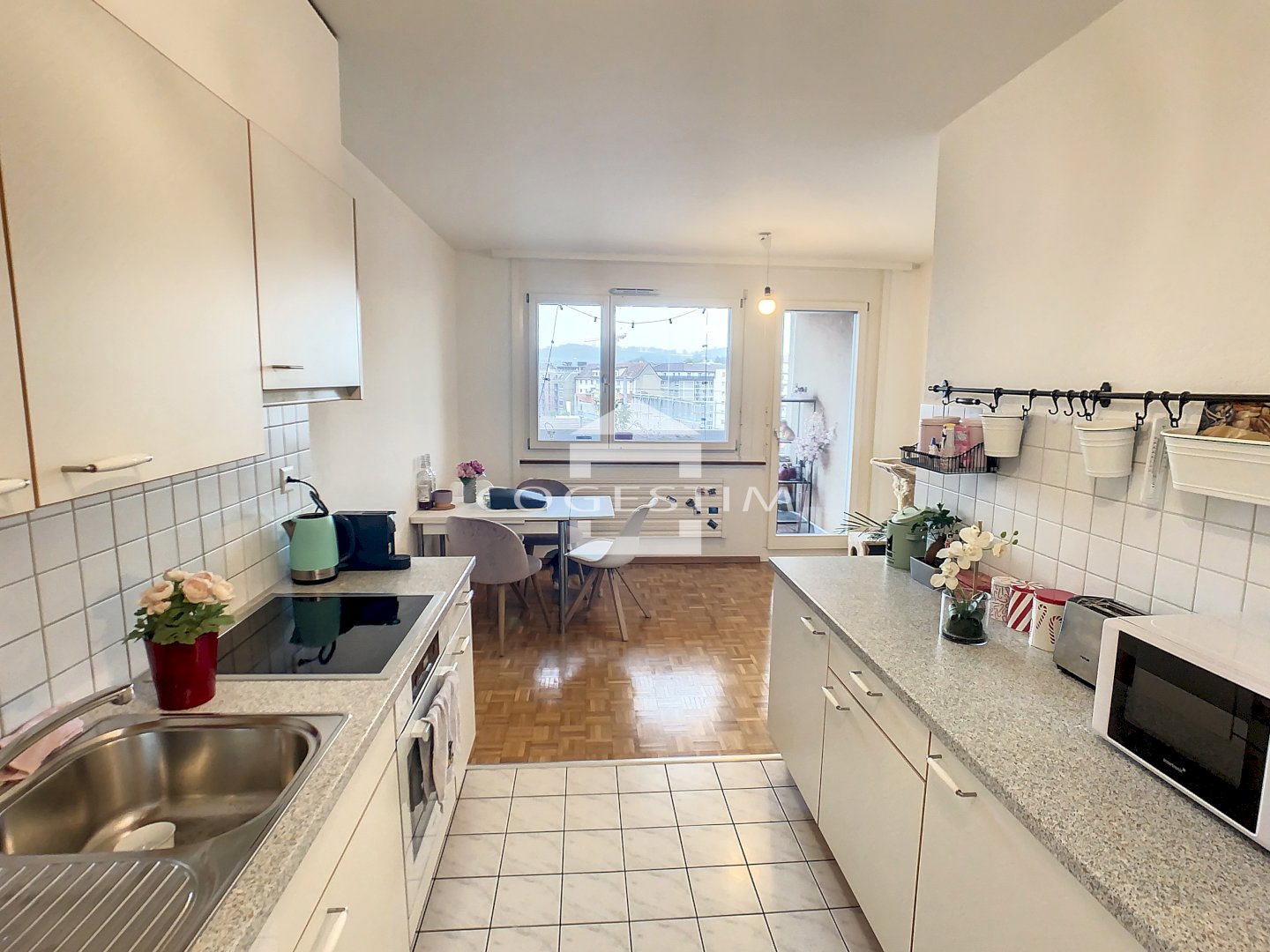 Charmant 2.5 pièces avec balcon à Fribourg