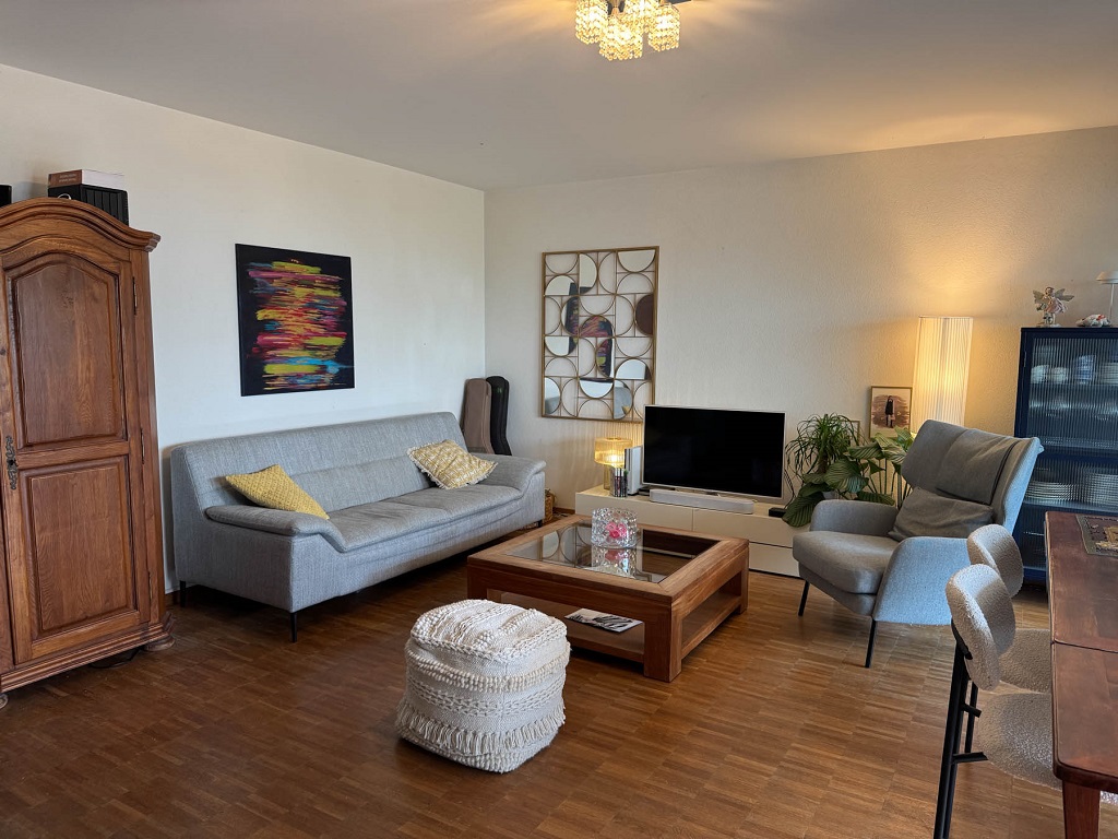 Charmant appartement de 4 pièces au rez-de-chaussée
