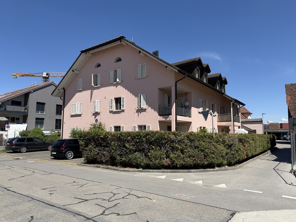 Entièrement rénové, 4.5pces au rez avec terrasse