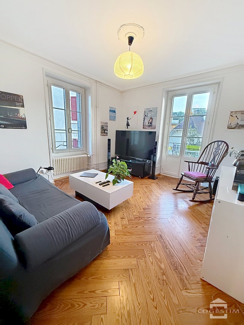 Joli appartement de 3 pièces avec balcon et box disponible